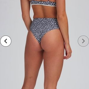 NWT Mikoh Waikui 2 Bikini Bottom in Wild Flower, Size XL